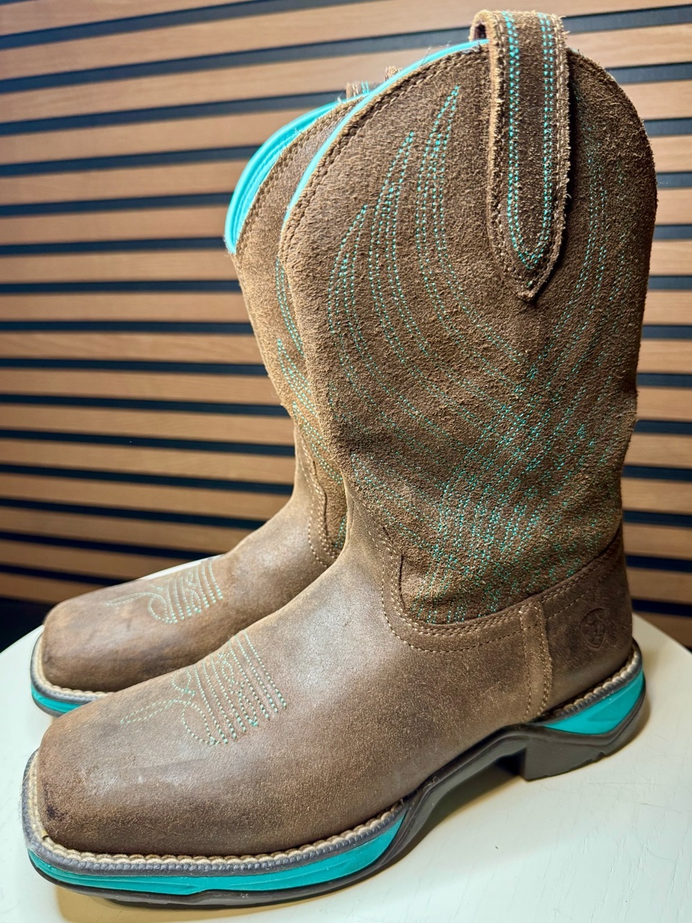 Gorgeous Ariat Boots – 🤎Brown & Turquoise🩵